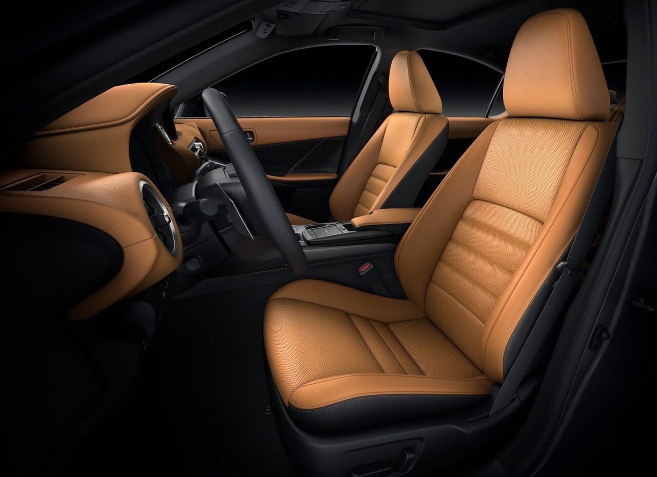 Lexus IS 300 Interior