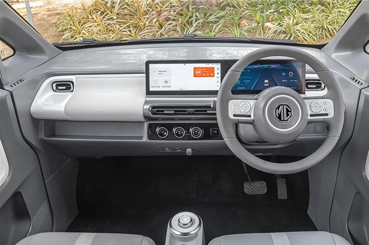 – Autos Rodando México MG Comet interior