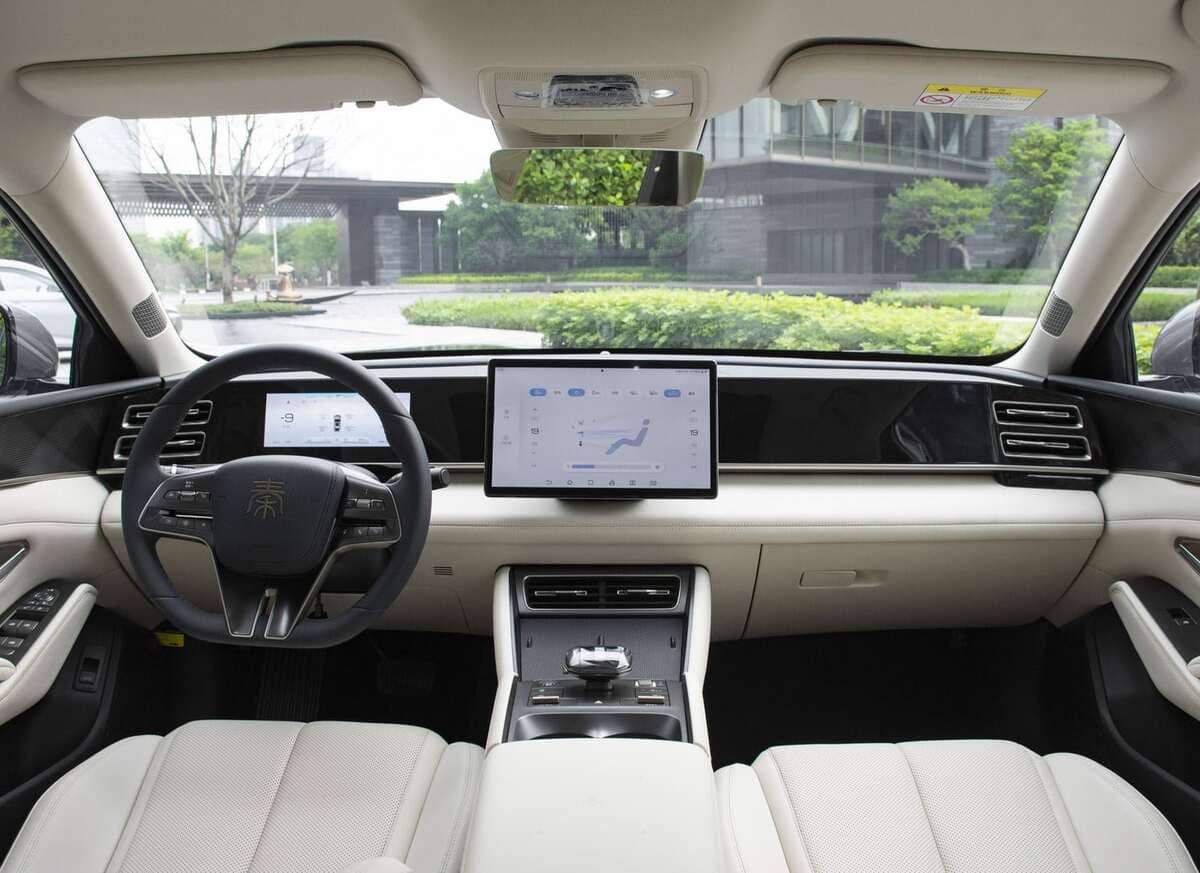 BYD Qin L DM-i tablero