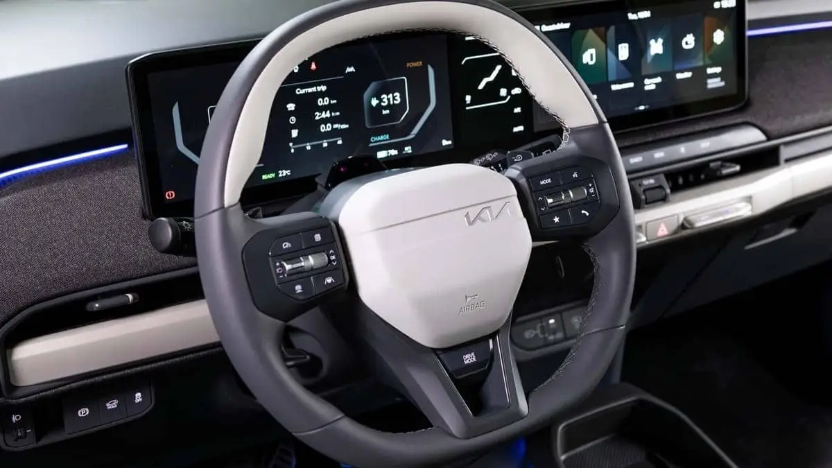 Kia EV3 tablero y volante