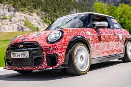 Mini Cooper JCW 2024 manejo