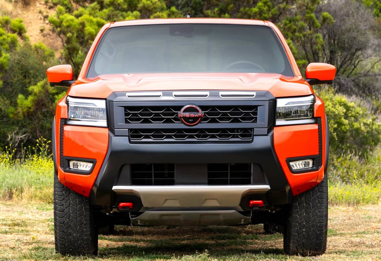 Nissan Frontier 2025 frente