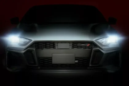 El Nuevo Dodge Attitude: Historia del Rebadging y su Origen