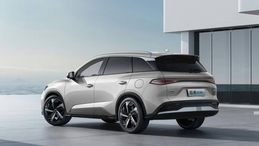 BYD Sealion 05 DM-i: Nuevo Crossover Híbrido Revelado en Imágenes