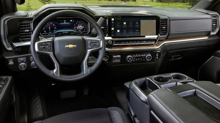 Chevrolet Silverado 2025: Precio Accesible y Nuevas Características
