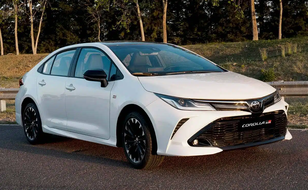 10 Marcas de Autos Usados Más Fiables en 2024: 7 Son Japonesas 3 Toyota Corolla GR Sport 2024 frente