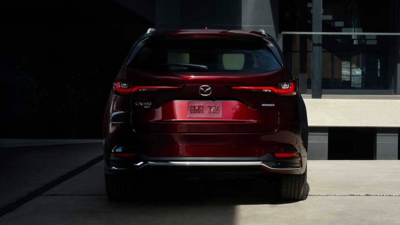 Mazda CX-90 2025 se renueva: Ahora Con Espacio Para 8 Pasajeros 5 mazda-cx-90 rear