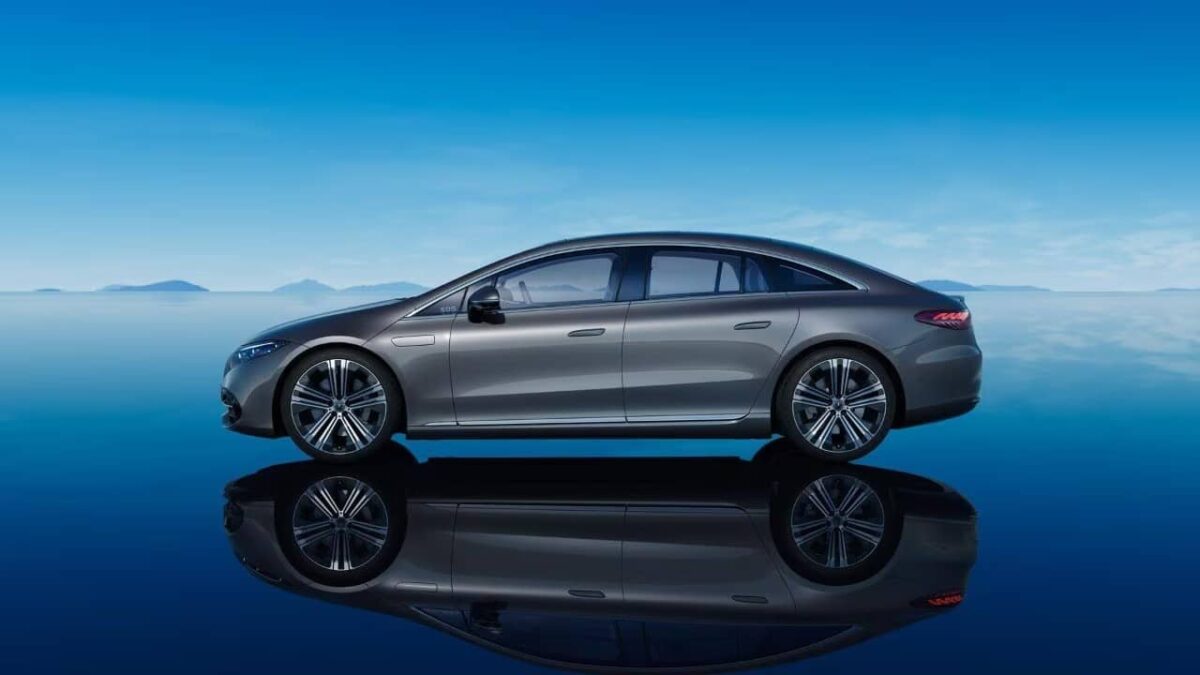 Mitos y Verdades Sobre los Vehículos Eléctricos y su Funcionamiento 4 Mercedes EQS Lateral