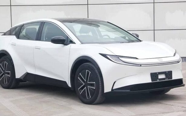 Toyota bZ3C: El SUV Eléctrico que Combina Estilo Prius y Tecnología BYD