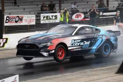 Ford Mustang Super Cobra Jet 1800: Récords en el 1/4 de Milla
