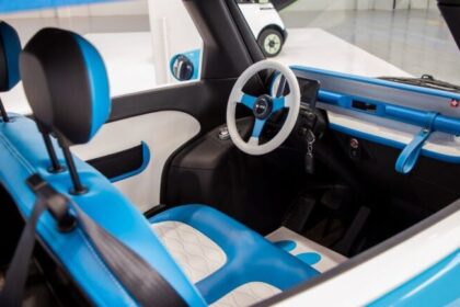 Microlino Spiaggina 2025: Eléctrico Descapotable para Alquilar en Hoteles