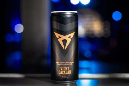 CUPRA presenta bebida refrescante y redefine su estilo de vida con Vichy Catalán