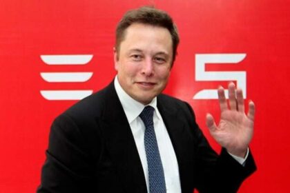 Elon Musk Establece Récord: Su Fortuna Llega a 450.000 Millones