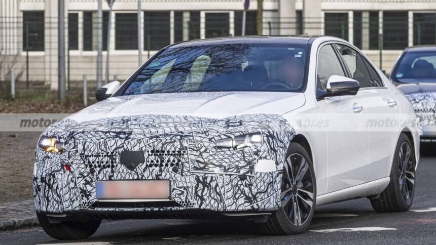 Mercedes-Benz Clase C 2025: ¡El nuevo facelift ya está en pruebas!