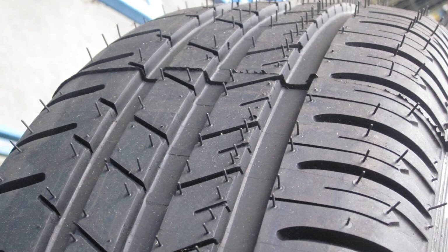 Neumáticos Inteligentes que se Adaptan a las Condiciones de Conducción para 2035