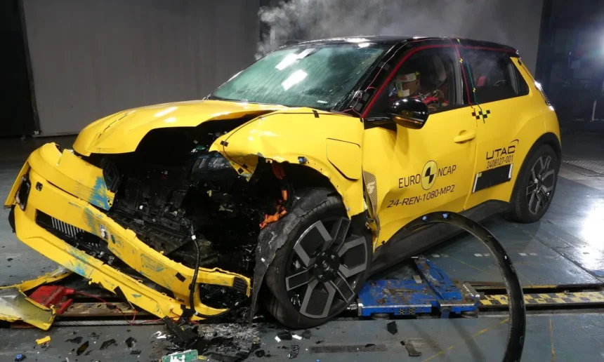 Renault 5 E-Tech: 4 Estrellas en Euro NCAP, ¿Es Adecuado?