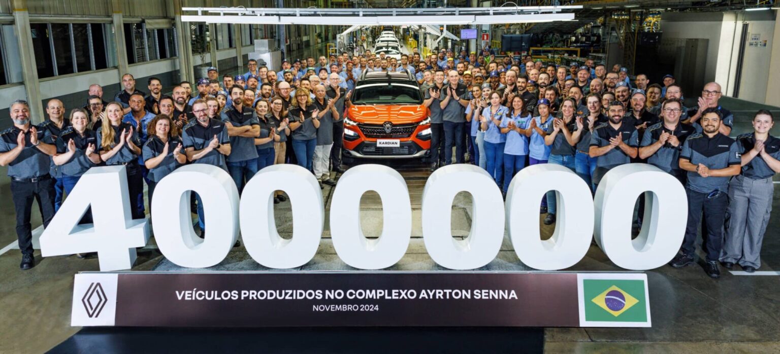 Renault celebra la producción de 4 millones de autos en Ayrton Senna
