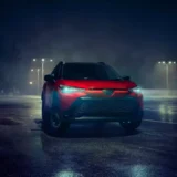 Toyota incorporará el color "Soul Red" de Mazda en el Corolla Cross 2025.