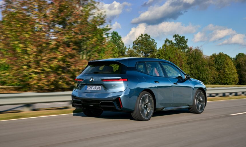 BMW iX 2025: Mayor autonomía y tecnología en el SUV eléctrico de lujo