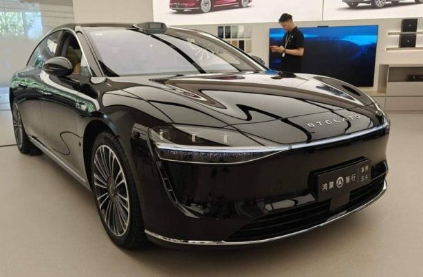 Stelato S9: El Futuro de los Sedanes Eléctricos de Lujo