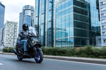 Yamaha XMAX 2025: Innovación y Eficiencia para tu rutina diaria