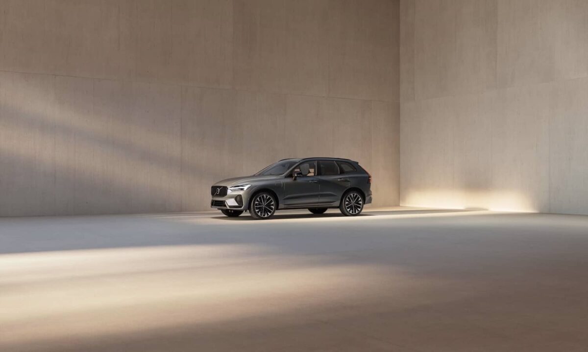 Refreshed Volvo XC60 2025 003 Volvo XC60 2025 lateral
