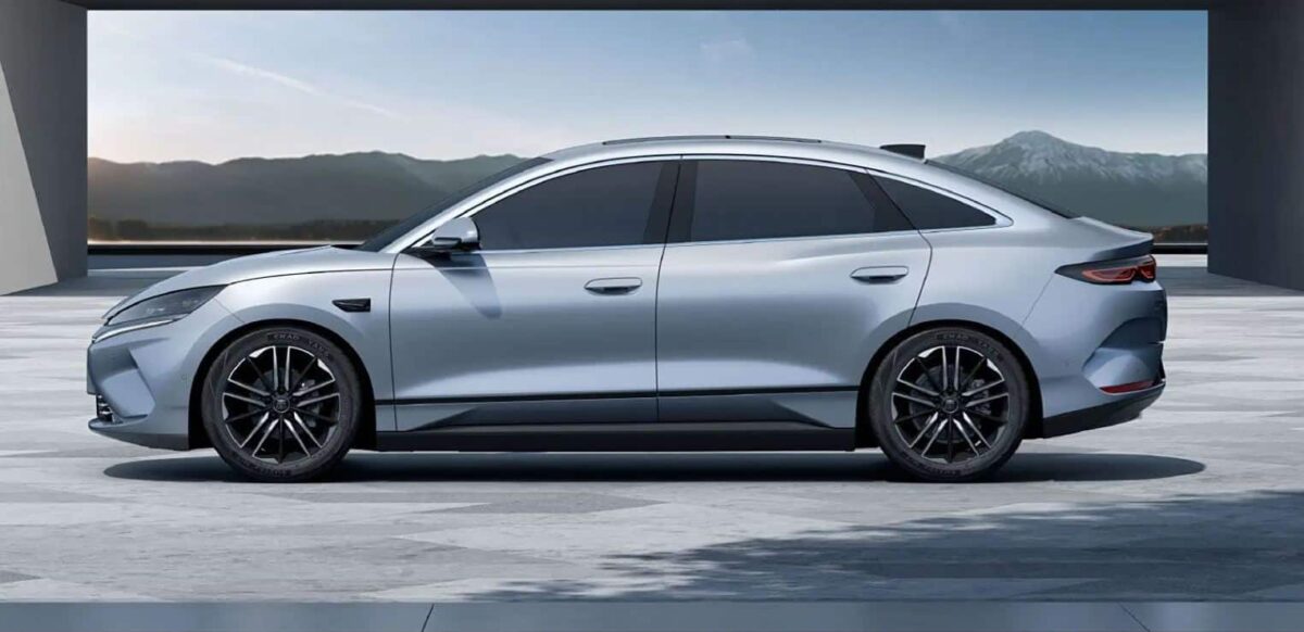 El auge del vehículo eléctrico sacude la industria petrolera: ¿Estamos ante el principio del fin del petróleo? 3 BYD Qin L EV lateral