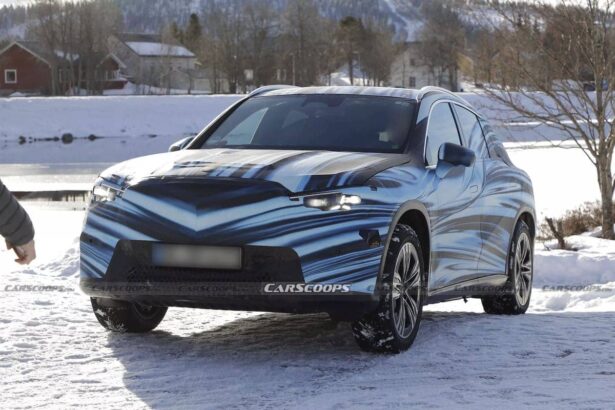 Mercedes-Benz GLC EV 2027: Más Tecnología y Lujo, Menos Camuflaje