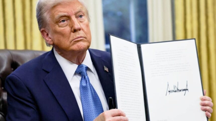 Trump establece un arancel del 25% a autos importados y provoca guerra comercial