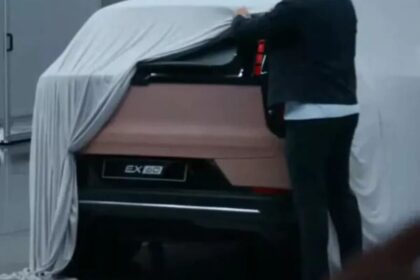 ¡Volvo revela un avance del EX60 eléctrico antes de lo previsto! Conoce los detalles.