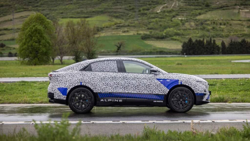 Alpine A390: Ultima mirada antes de su debut 2 Alpine A390 lateral