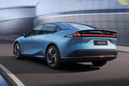 Consejos para viajar seguro en carretera con un vehículo inteligente