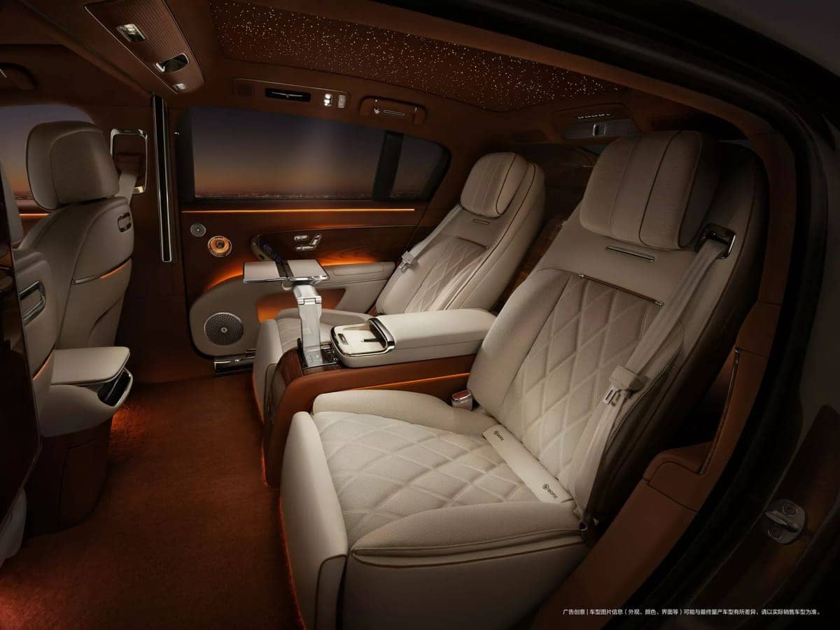 Huawei Maextro S800: El Sedán de Ultra-Lujo que Quiere Robarle el Trono a Rolls-Royce 5 Huawei Maextro S800 asientos traseros