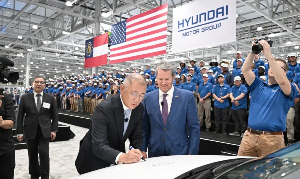 Hyundai abre una megafábrica de vehículos eléctricos en EE.UU 5 Hyundai HMGMA Grand Opening 0005