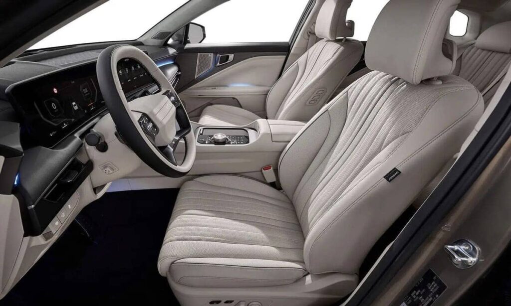 Nuevo Kia K8 2026: Lujo, tecnología y eficiencia en un sedán premium 3 Kia K8 2026 interior