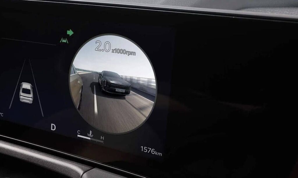 Nuevo Kia K8 2026: Lujo, tecnología y eficiencia en un sedán premium 4 Kia K8 2026 camara retrovisora