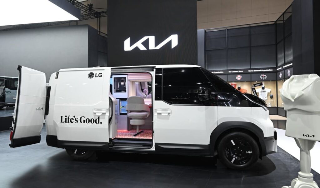Kia y LG revolucionan la movilidad con sus nuevos PBV 4 Spielraum Studio concep