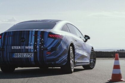 Mercedes EQS 2026: Innovadora dirección electrónica para una conducción excepcional
