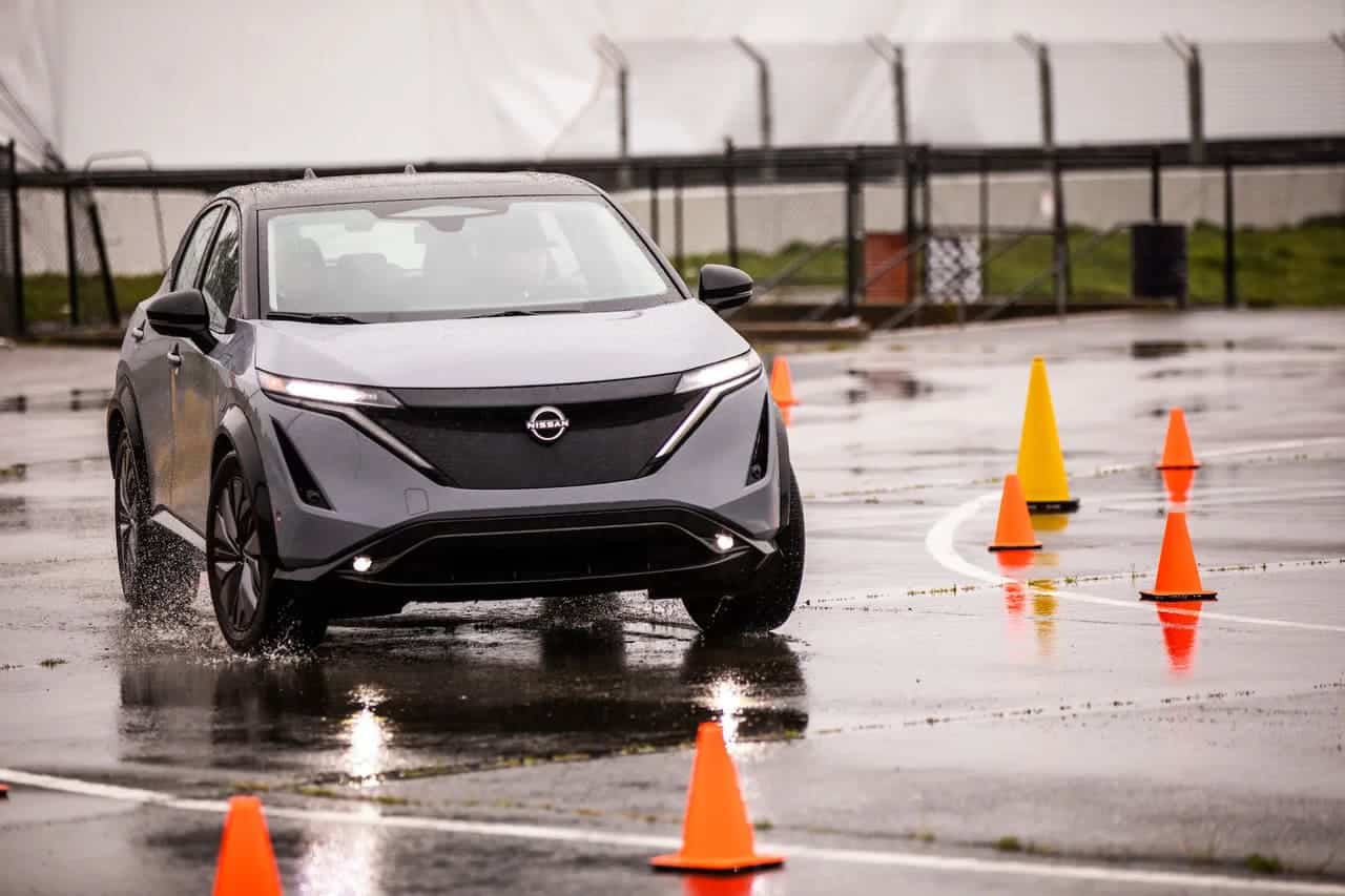Nissan cancela sus sedanes eléctricos Altima y Maxima para enfocarse en SUVs EV 3 ariya platinum e 4orce 26