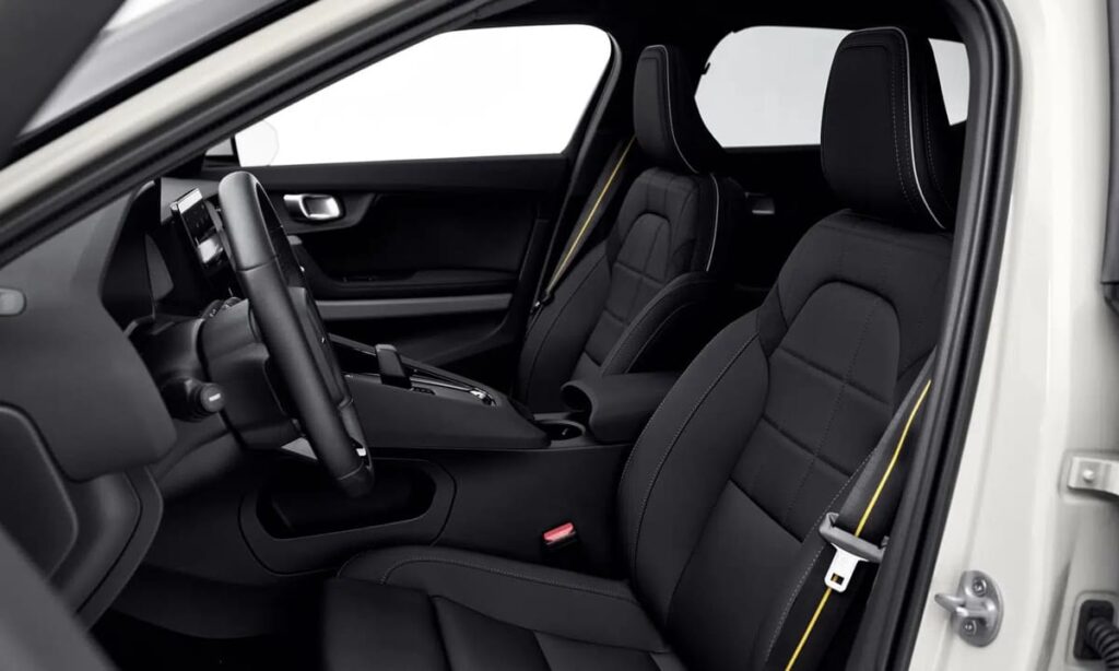 Polestar 2 2026: ¿El sedán eléctrico más completo de su segmento? 4 Polestar 2 2026 interior