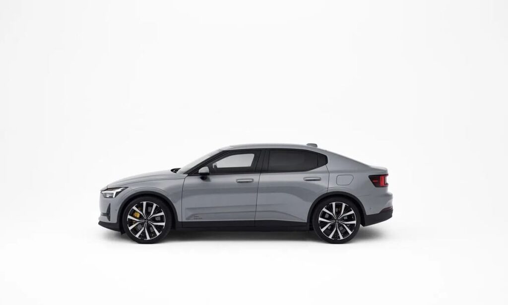Polestar 2 2026: ¿El sedán eléctrico más completo de su segmento? 6 Polestar 2 2026 lateral gris