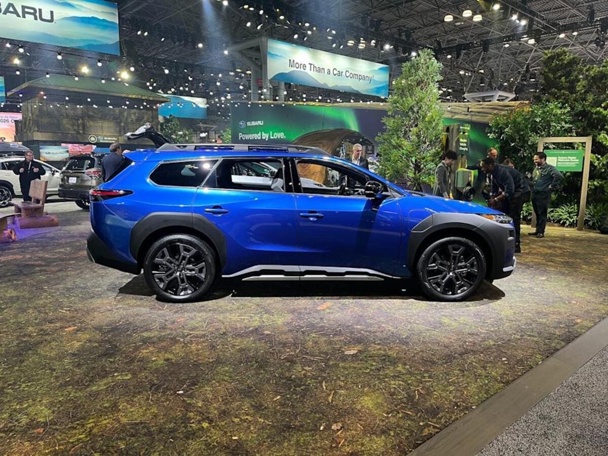Subaru Trailseeker: El Nuevo SUV Eléctrico presentado en el Salón del Automóvil de Nueva York 2 Subaru Trailseeker lateral
