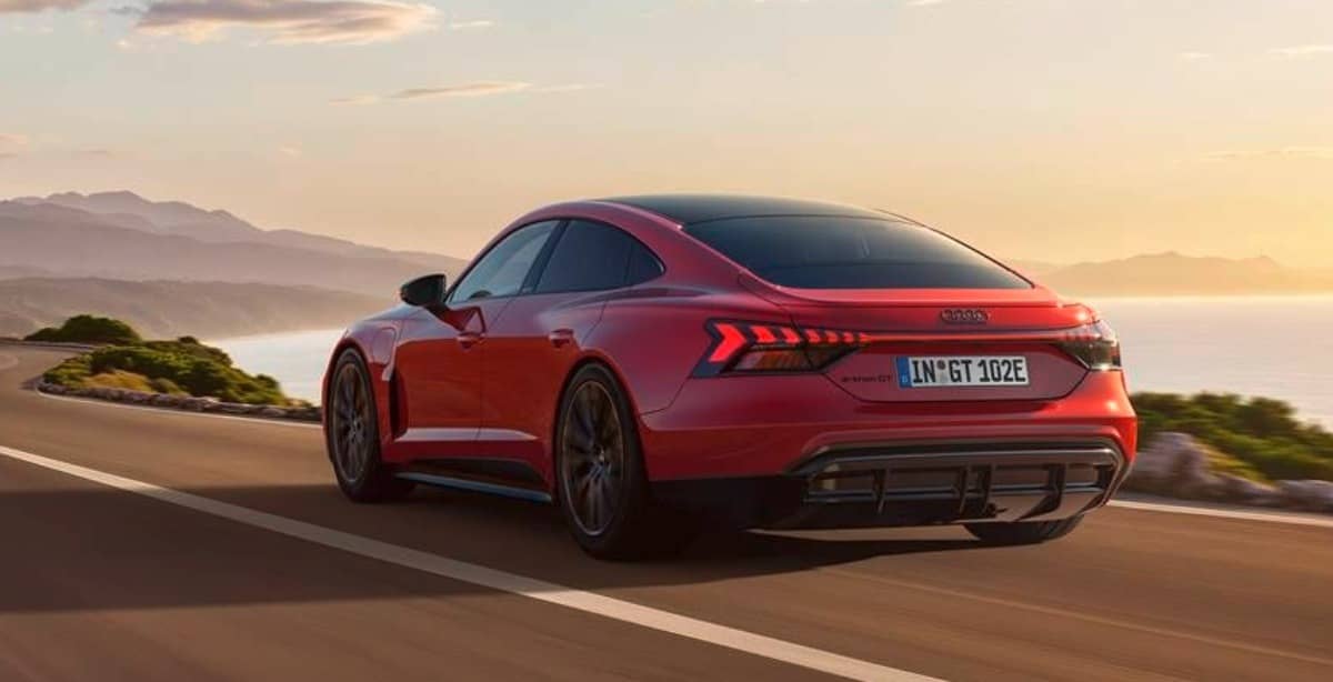 Audi E-Tron GT quattro: la nueva entrada a la gama sin perder el alma deportiva 3 Audi E-Tron GT quattro por detrás