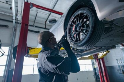 ¿Cuándo Debes Rotar las Llantas del Auto? 4 Señales Clave a Considerar