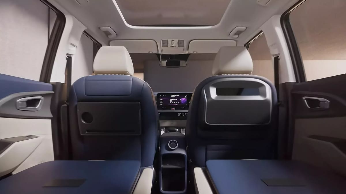 Kia Carens Clavis: Un Crossover Eléctrico en Apariencia, Pero No lo Es Kia Carens Clavis espacio