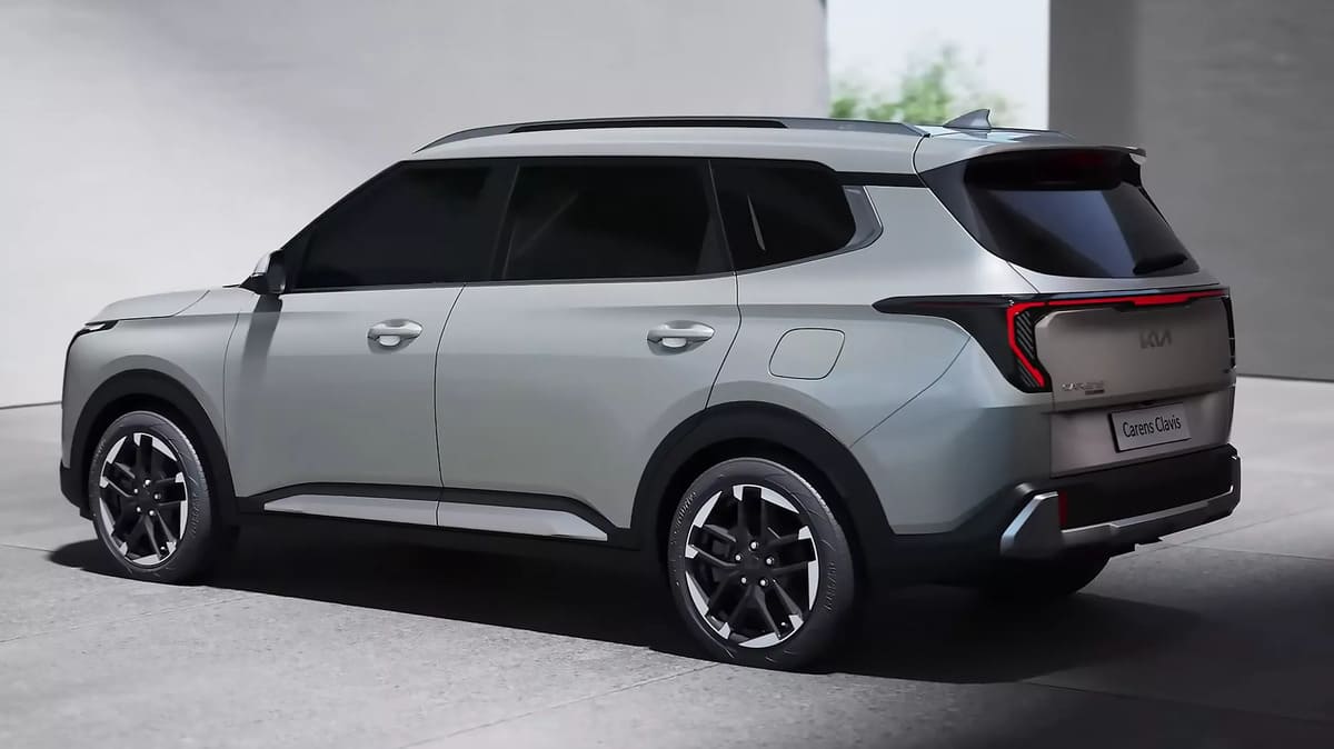 Kia Carens Clavis: Un Crossover Eléctrico en Apariencia, Pero No lo Es Kia Carens Clavis lateral