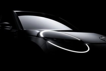 Nissan confirma un coche eléctrico urbano en 2026 por menos de 20.000 euros.