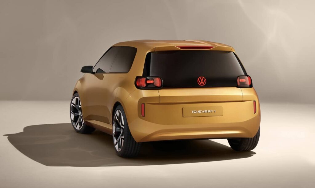 Volkswagen ID.1: El eléctrico Low-Cost quiere romper los tiempos de desarrollo 4 Volkswagen ID.Every1 por detras