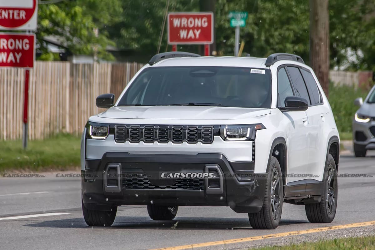 Nuevo Jeep Cherokee 2026 Se Filtra Por Completo: Interior Digital, Diseño Cuadrado y Motor Híbrido 2 Jeep Cherokee 2026 0005