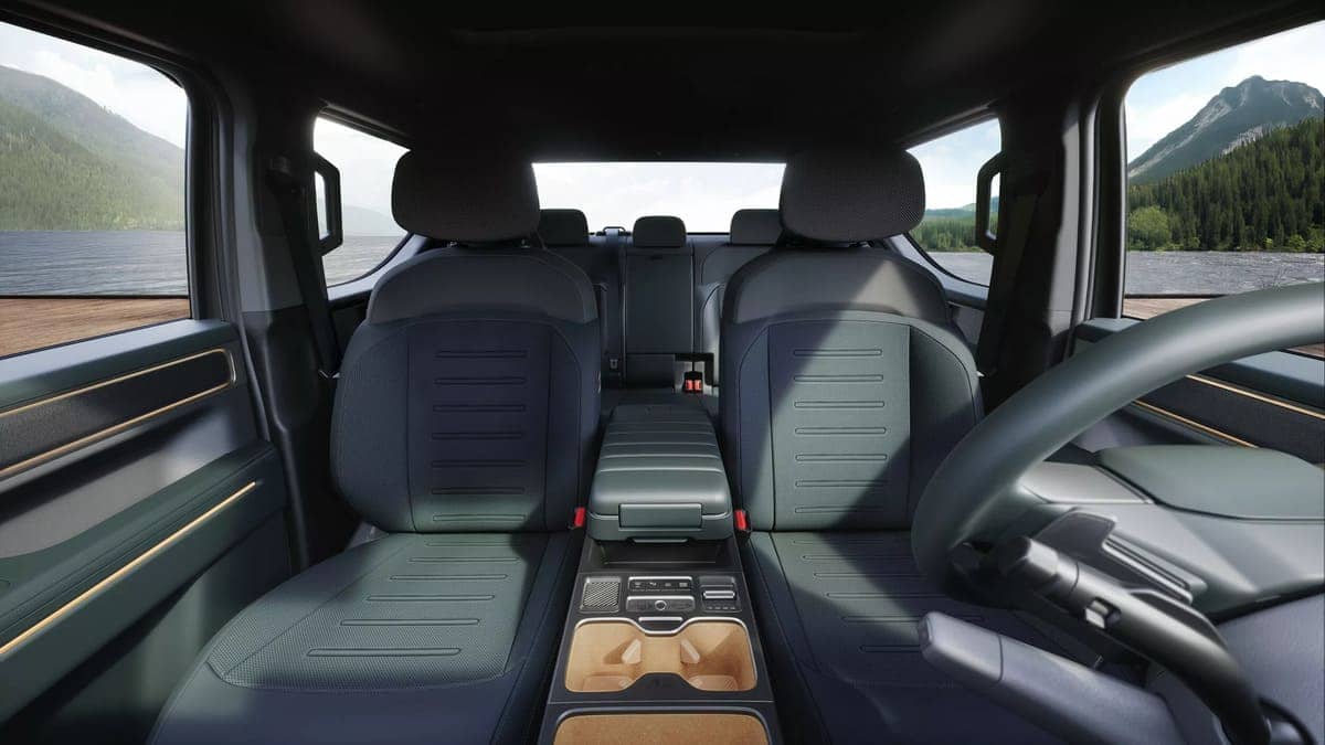 Kia se Prepara para Desafiar al Toyota Prado con el Tasman SUV 5 Tasman SUV interior